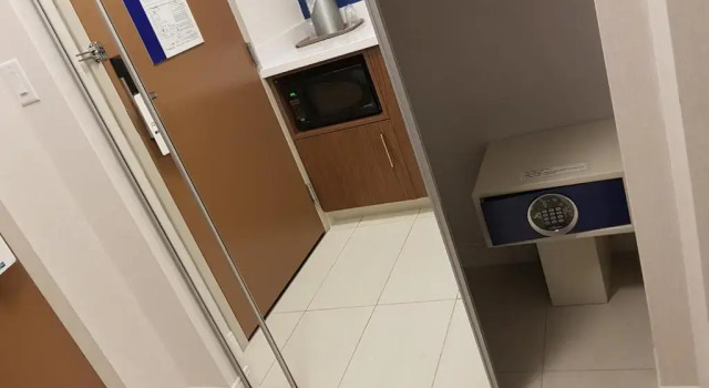 Люкс Holiday Inn Express and Suites Surrey by IHG