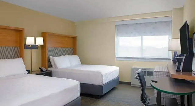 Четырёхместный люкс c 1 комнатой Holiday Inn Binghamton Downtown by IHG