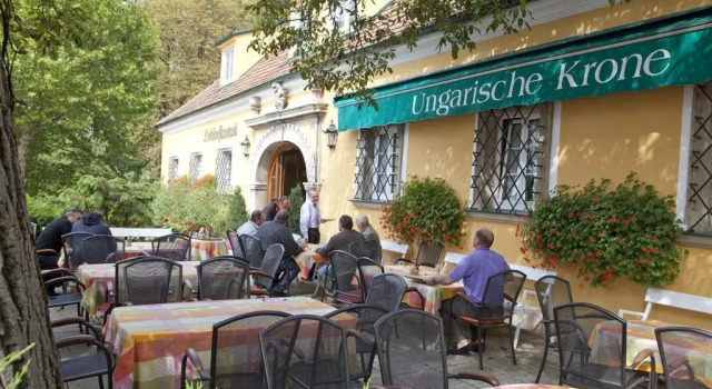 Hotel Ungarische Krone, Book Hotel  