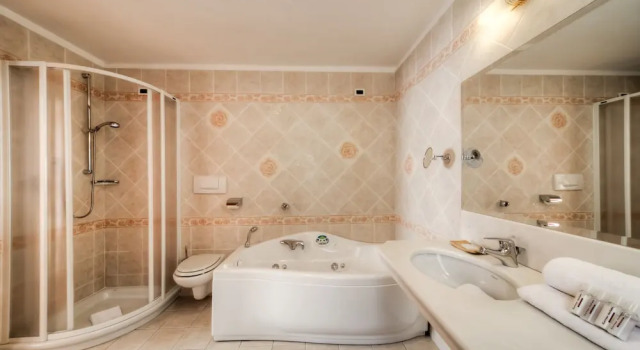 Четырёхместный номер Comfort с 2 комнатами с балконом Hotel Chalet Corso
