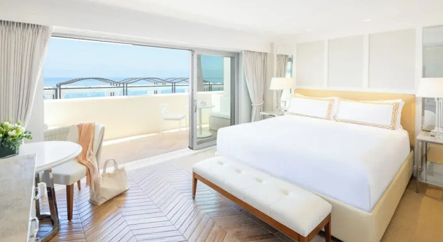 Двухместный номер Standard с видом на бассейн Surf & Sand Laguna Beach