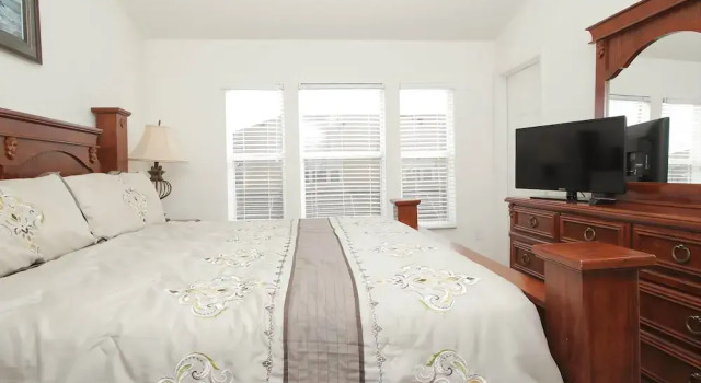 7652 Windsor Hills