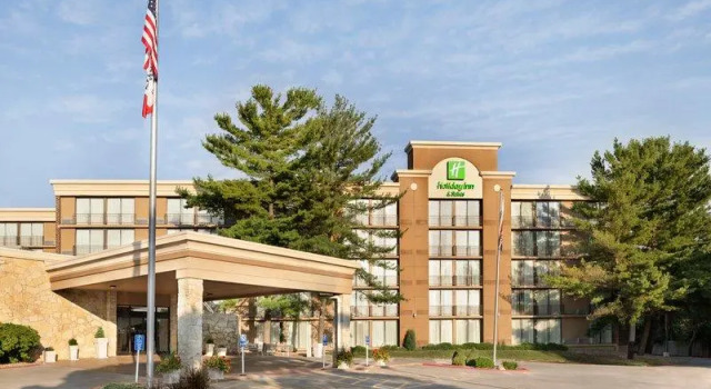 Кровать в общем номере Holiday Inn Hotel & Suites Des Moines-Northwest by IHG