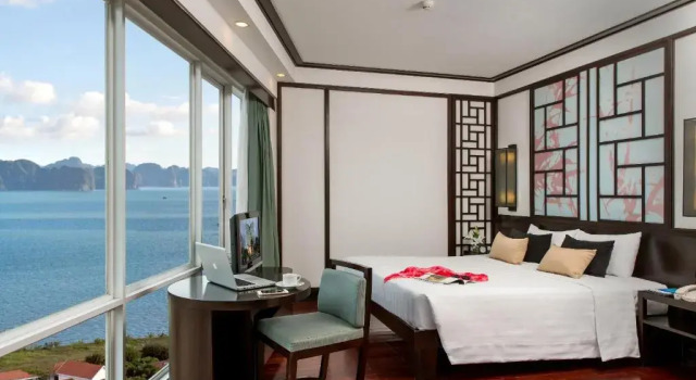 Двухместный номер Superior Novotel Ha Long Bay Hotel