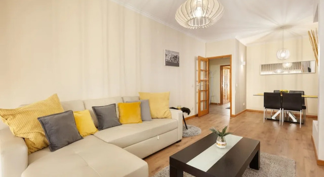 Apartamento Girassol - Minho s Guest, Забронировать Гостевой дом Отели Браги с парковкой, рядом с Raio Palace, Парковка