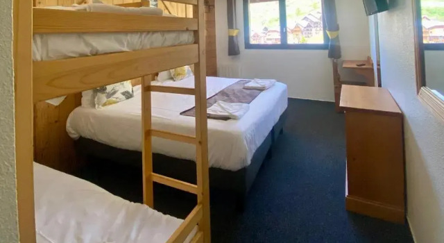 Четырёхместный номер Standard Hôtel & Spa Les Carrettes
