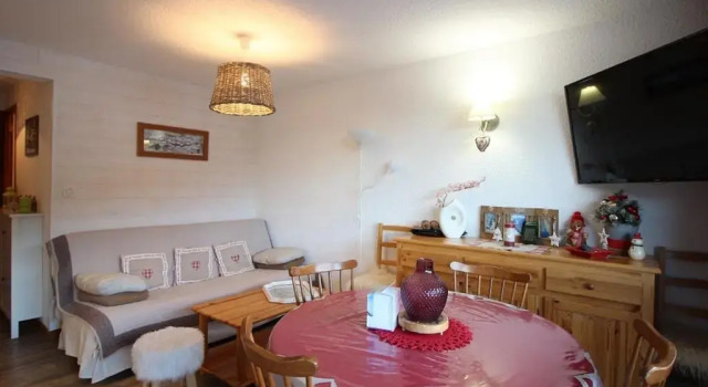 Appartement Mont-Dore, 3 pièces, 5 personnes - FR-1-608-178, Prenota Appartamento Hotel a Alvernia con parcheggio, Parcheggio