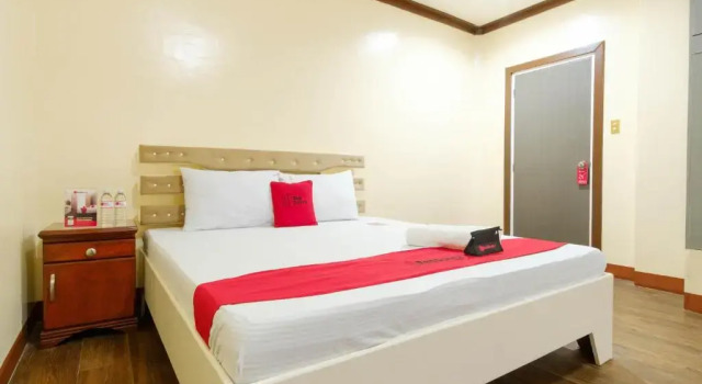 RedDoorz Plus @ Seaborne Hotel Subic Zambales, Book Hotel Billige hoteller i Zambales