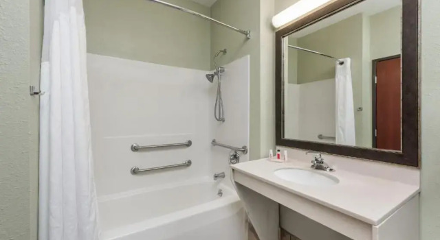 Номер Standard Seasons Inn & Suites Highland