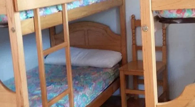 Albergue Armaia Artepea, Book Hotel Hoteller i Roncal Valley med parkering, Parkering
