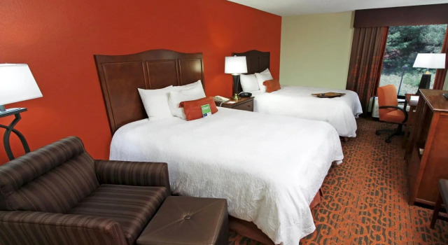 Hampton Inn Birmingham Colonnade, Забронировать Отель Бирмингем штат Алабама, рядом с Church of the Highlands Grandview