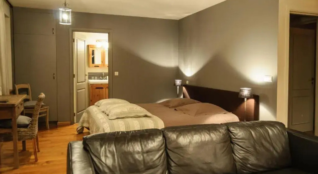 B&B Het Hof van Petronilla, Rezerwuj Bed and Breakfast Hotele w Bruksela z parkingiem, Parking