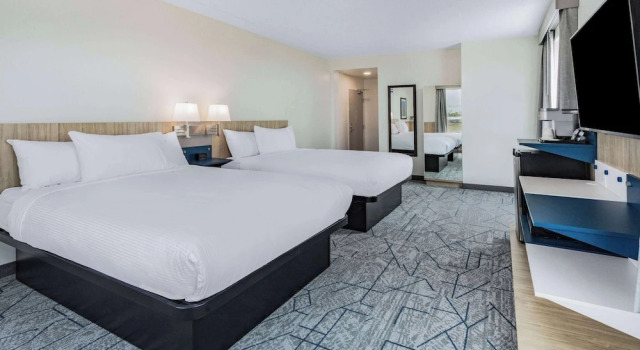 Четырёхместный номер Standard с видом на океан Microtel Inn & Suites by Wyndham Summerside