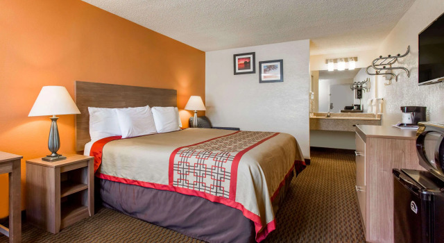 Days Inn by Wyndham Norfolk Airport