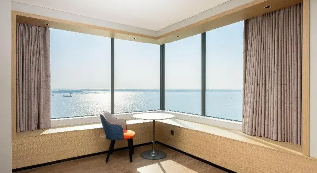 Люкс Holiday Inn Express Zhanjiang Coast by IHG