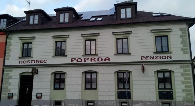 Penzion Poprda, Boek Hotel Hotels in Zuid-Bohemen met parkeren, Parkeren