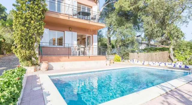 Studio in Spain Near Beach & Mountain Views, Забронировать Апартаменты/квартира Апартаменты Baix Empordà, Апартаменты/квартира