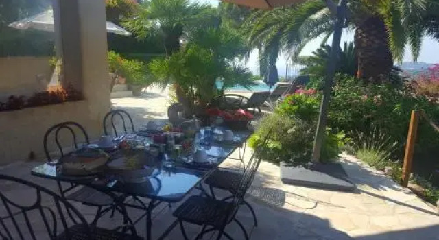 Villa Port Sud, Забронировать Вилла Отели Кавалер-сюр-Мер 3 звезды, 3*