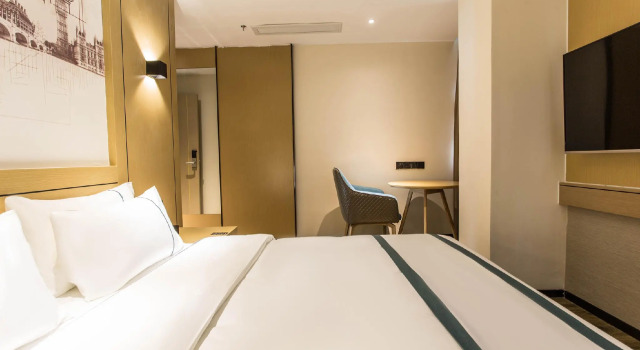 Люкс City Comfort Inn Liuzhou Liucheng People Square