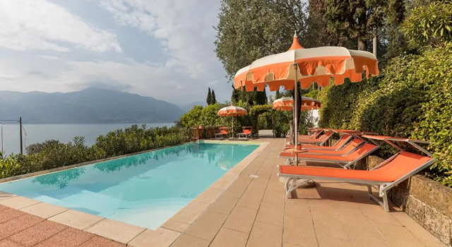 Коттедж c 1 комнатой Appartamenti Le Dimore con vista Lago