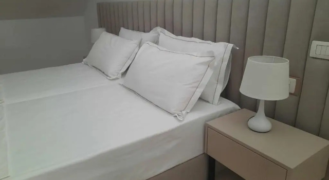 Guesthouse "PELIVANI", Prenota Bed & breakfast Hotel economici a Berat County