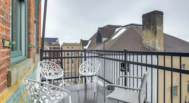 Апартаменты < 1 Mi to Wittenberg: Eclectic Loft w/ Parking!