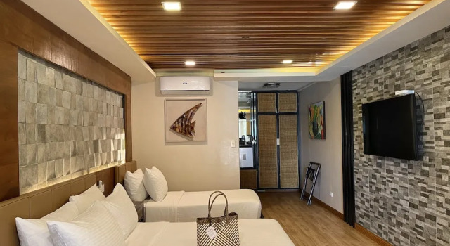 Номер Premier с балконом и с видом на бассейн Red Coconut Beach Hotel Boracay