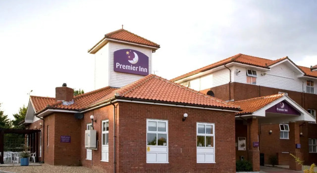 Premier Inn Chelmsford - Springfield, Забронировать Отель Отели Англии 3 звезды, 3*