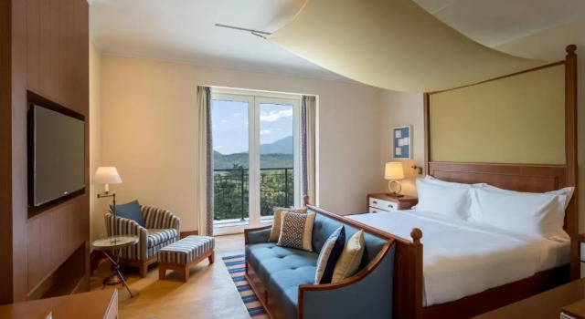 Двухместный номер Premium с видом на горы Regent Porto Montenegro