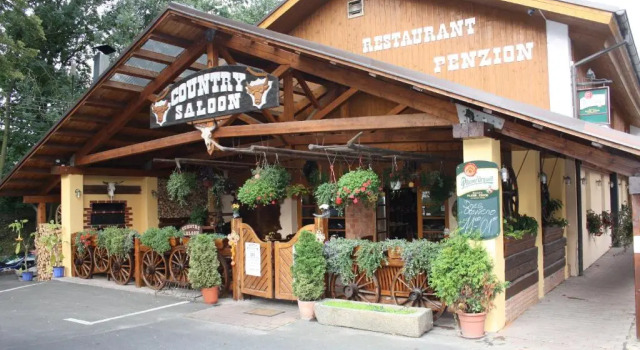 Steak Restaurant Penzion Country Saloon, 예약 호텔 Klatovy 플젠