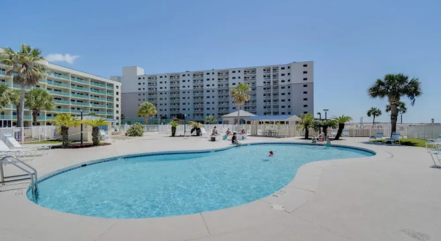 Апартаменты Gulf Highlands Getaway w/ 6 Pools & Beach Access