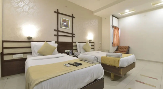 Двухместный номер Deluxe Hotel Airport Plaza