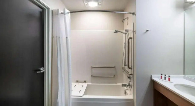 Двухместный номер Standard Microtel Inn & Suites by Wyndham Carlisle