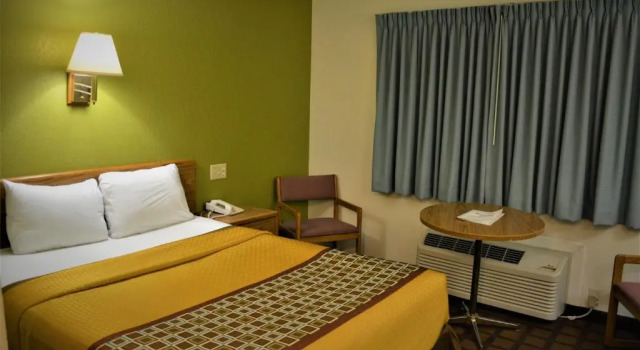Двухместный номер Standard Bloomer Inn & Suites