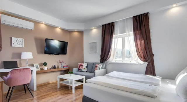 Premium Studio Szervita Square, Забронировать Отель 05. Внутренний город - Город Леопольда Будапешт, рядом с Базар Королевского сада