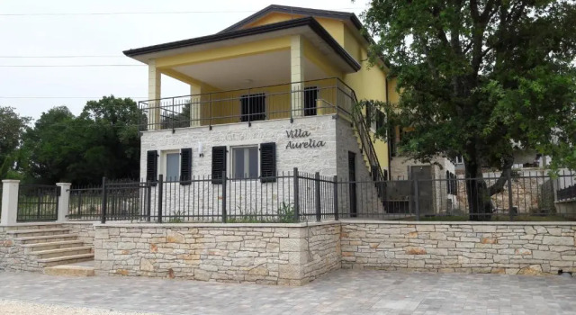 Villa Aurelia Haus1 in Porec mit Garten