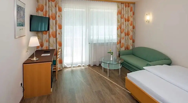 Номер Business NOVAPARK Flugzeughotel Graz
