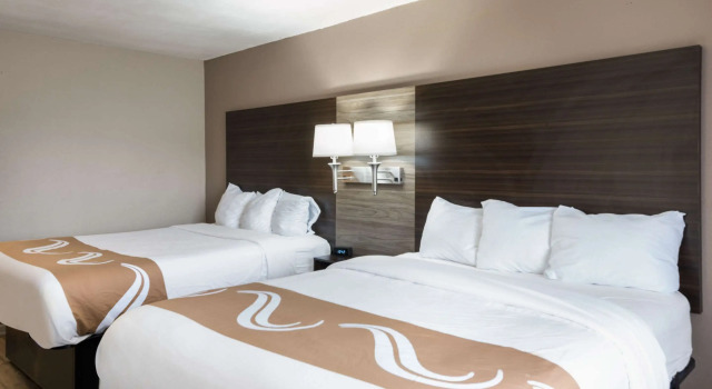 Четырёхместный номер Standard Quality Inn Gastonia East