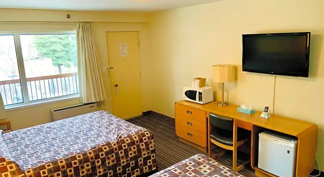 Номер Classic Toronto Lakeshore Hotel