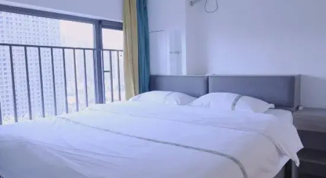 Люкс Deluxe Yuemei  Hotel (Zhengzhou Huanghe University Science Technology South Third Ring Road Subway Station)