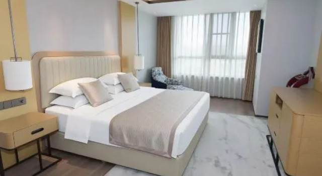 Люкс Executive Ramada Plaza by Wyndham Shengzhou City Center