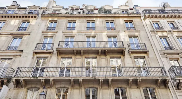 Charming AC Studio Center of Paris, Забронировать Апартаменты/квартира Париж Иль-де-Франс, рядом с Станция метро Rambuteau