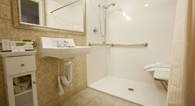 Двухместный номер Standard Wyndham Midland Downtown