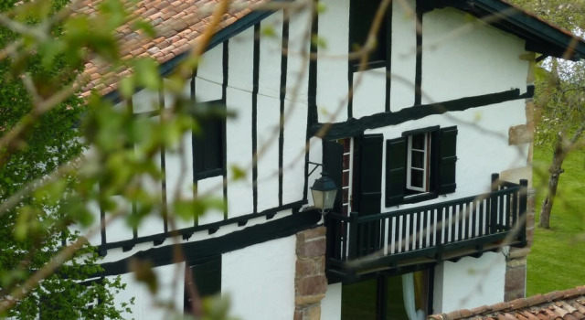 Ttakoinenborda, Book Hotel Sare French Basque Country
