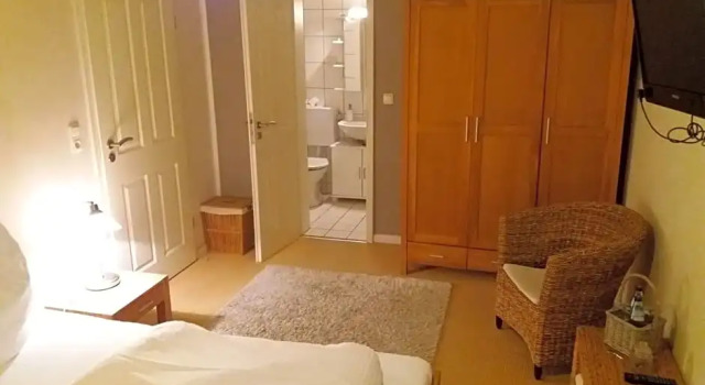 Strandhaus Edersee - Kaminzimmer, Seeblick, Badestrand, Seeterrasse, Забронировать Отель Отели Эдерзе 3 звезды, 3*