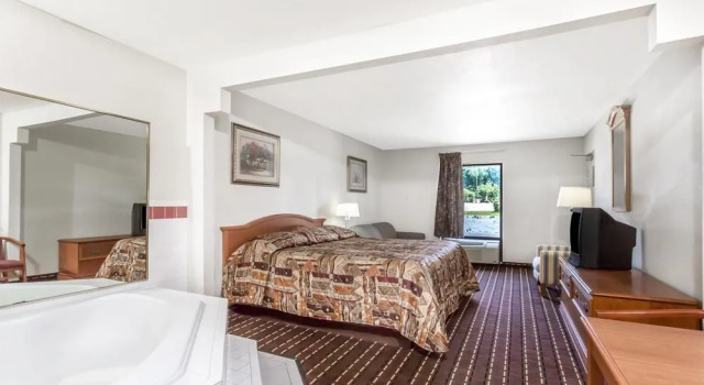 Days Inn Suffolk