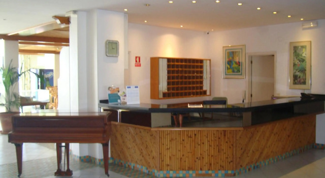 Atlantic Gardens Beach - atlanticgardensbeach com, Book Apartment Hotels in Centro with a Pool, Swimming Pool
