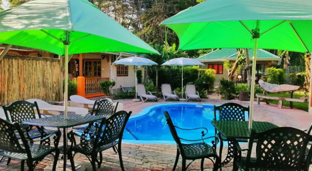 Бунгало с 2 комнатами Casa De Leela Self Catering Guest House