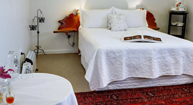 Angoby's of Kyneton, Rezervați Hotel Kyneton Daylesford and the Macedon Ranges