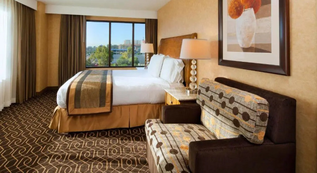 Двухместный люкс c 1 комнатой DoubleTree Suites By Hilton Anaheim Resort/Convention Center